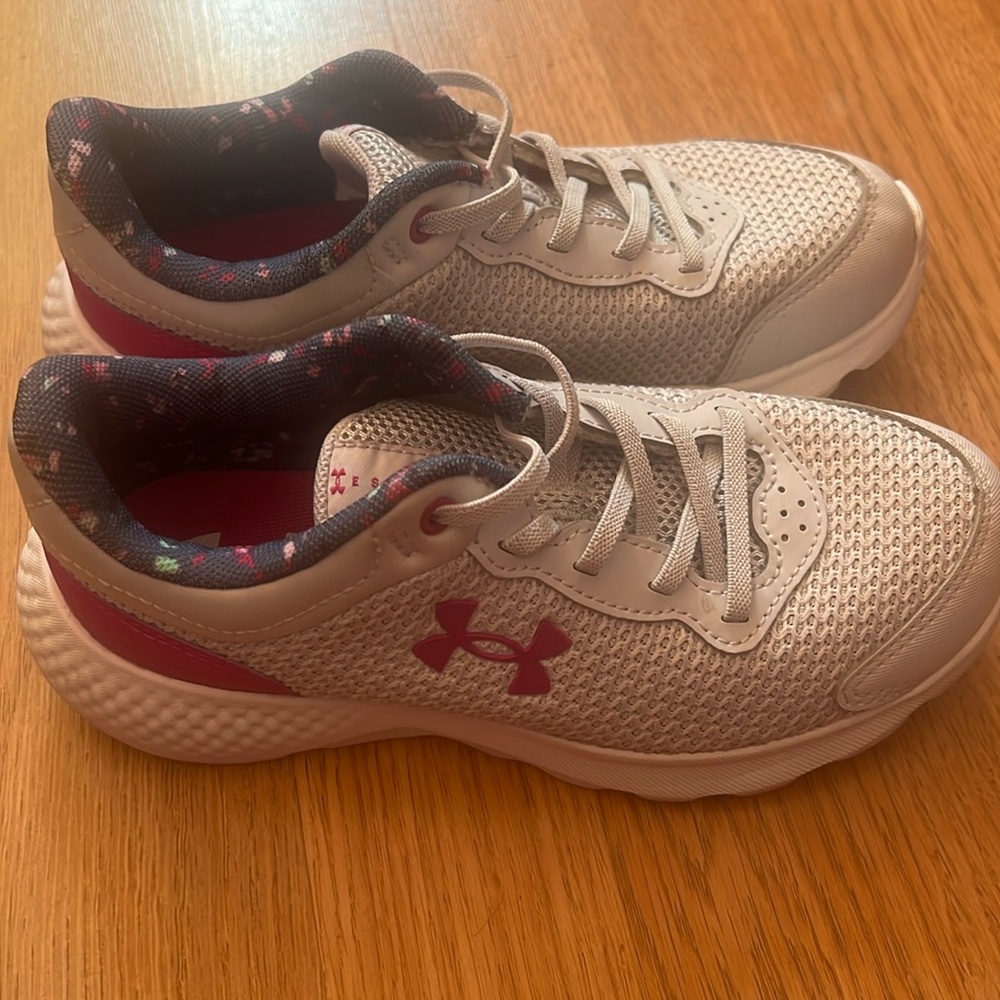 Under Armour Kids' Light grey and Fuchsia Sneakers